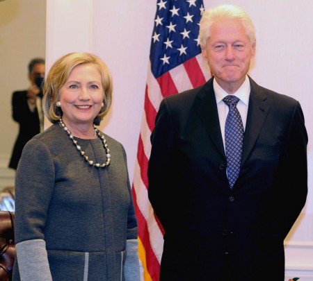 FBI interviews Hillary Clinton about email arrangement