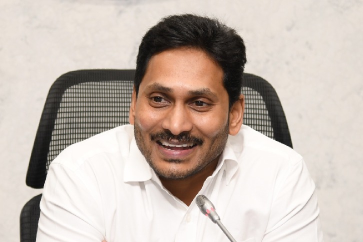 CM Jagan appreciates medical and health staff after setting up national record in corona vaccination