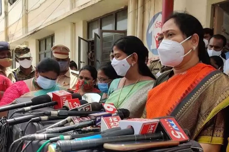 AP Ministers Sucharitha and Vanita visits Gaga Rape Victim