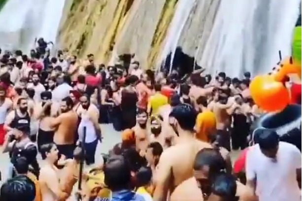Hundreds throng Kempty Falls in Mussoorie with No Mask No Physical Distance