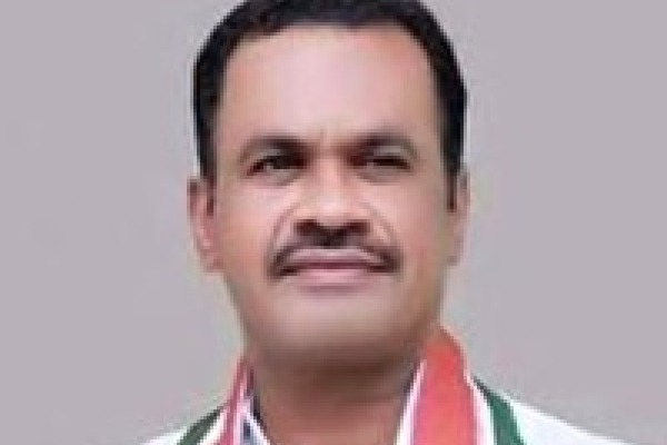 Komatireddy Responds to His Alleged Comments on New TPCC Chief