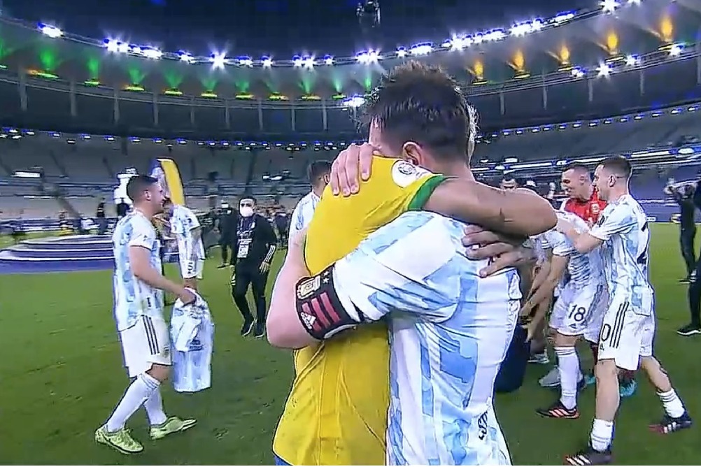 Winning side Messi consoles his friend Neymar