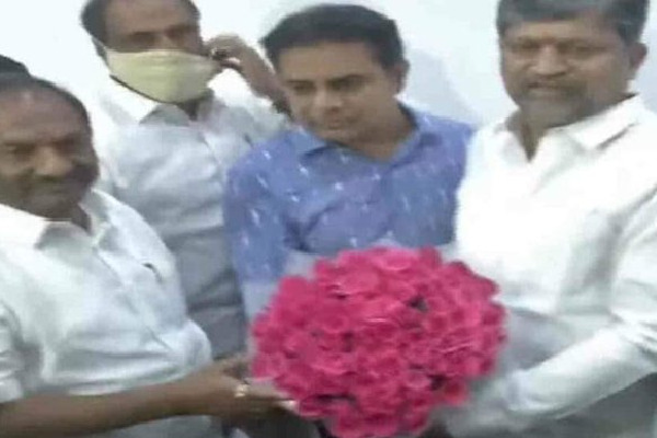   L Ramana  joins in TRS