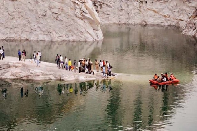 Four Friends Drowned in Quarry