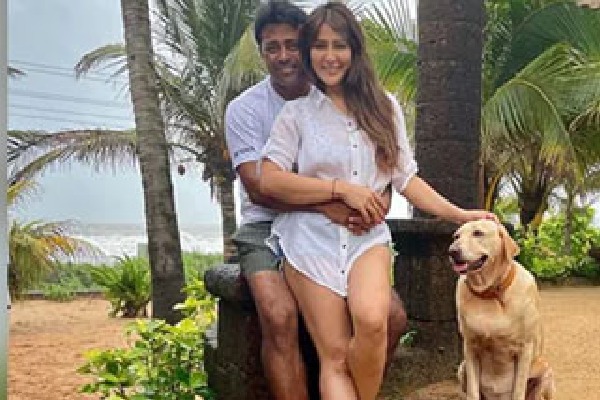 Kim Sharma And Leander Paes Loved Up Pics From Goa Vacation