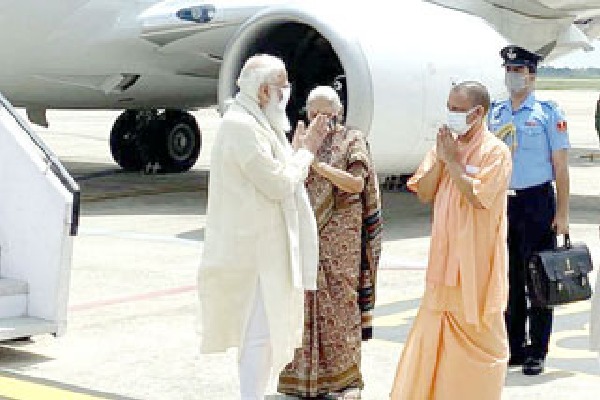 PM Narendra Modi Visits Varanasi