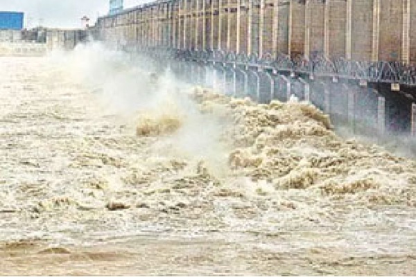 flood water coming to jurala project from Upper areas