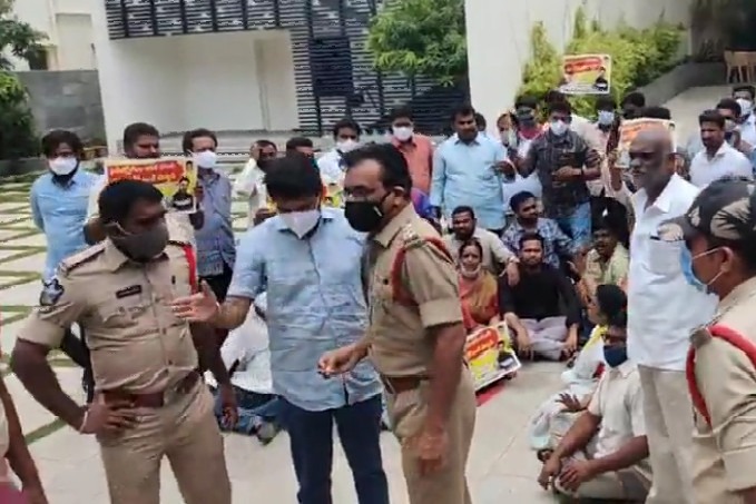 Police arrests JC Pawan Reddy in Ananthapur ahead of Chalo Tadepalli