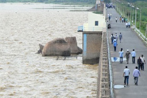 Officials warns Musi River Area people to stay aware