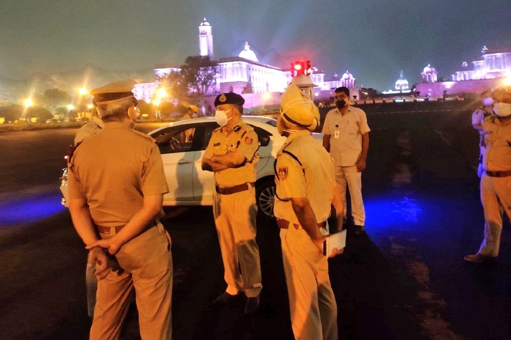 Intelligence agencies warns Delhi Police possible terror attacks 