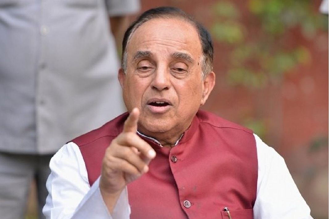 It will be problem if Yediyurappa removes from CM post says Subramanian Swamy