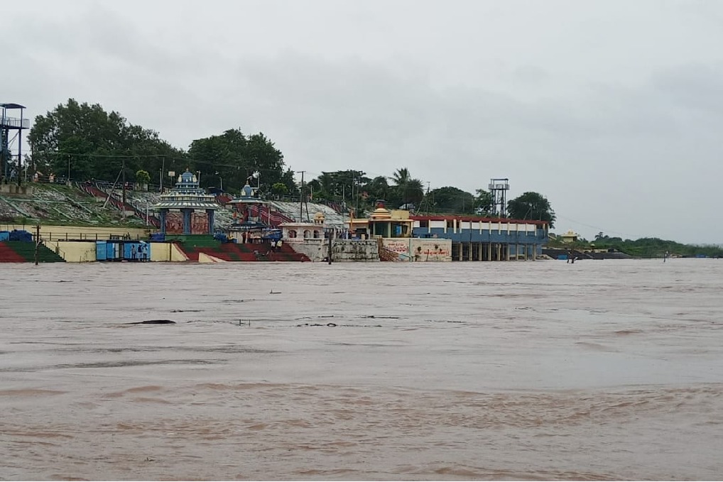 Godavari river water level raised at Bhadrachalam
