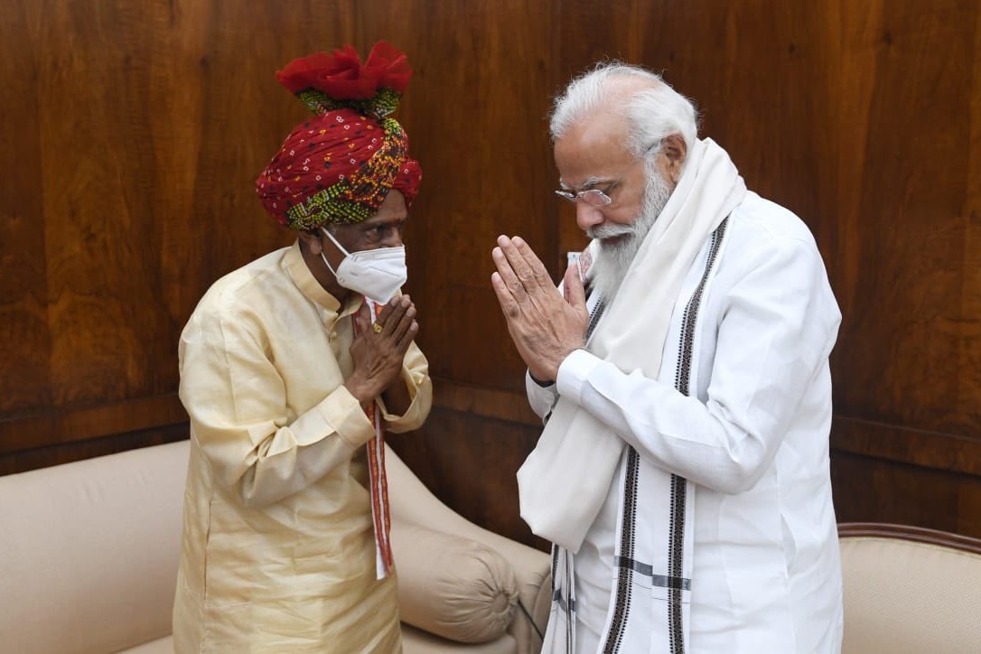 Bandaru Dattatreya meets Modi