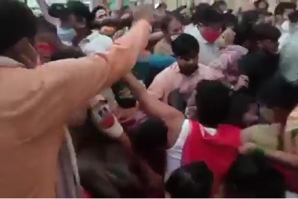 Stampede Like Situation In Ujjain Temple Due To VIPs