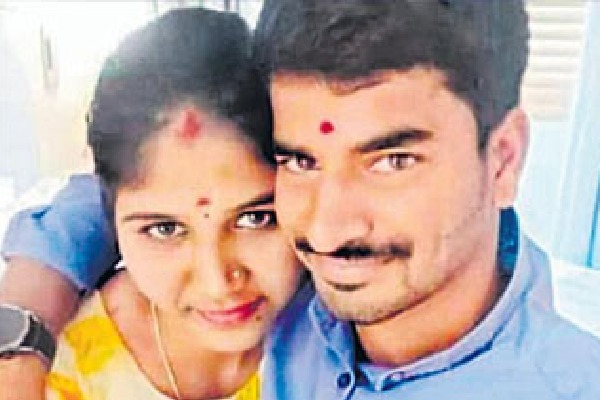 lover slit his girlfriend throat in Hyderabad lemon tree hotel