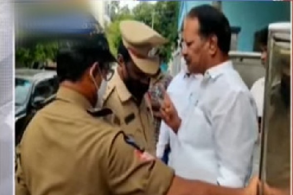 Nakka Anand Babu gets anger on police at his residence 
