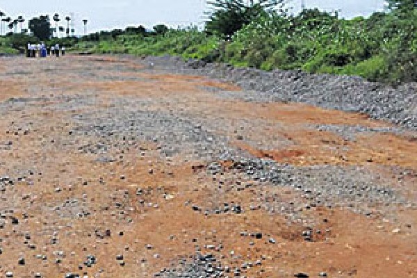 Roads in Amaravathi digging continuous