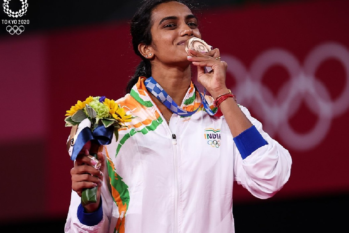 PV Sindhu receives grand welcome in Delhi