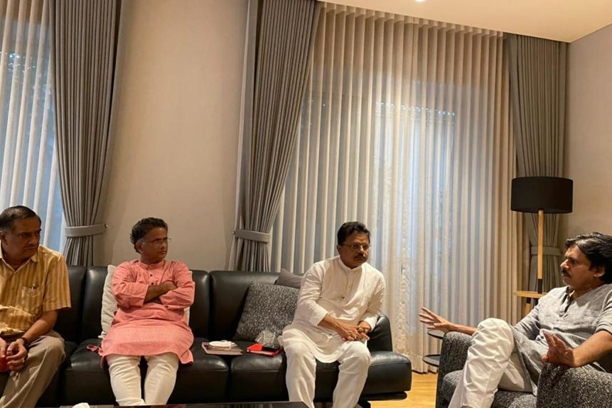 Pawan Kalyan held meeting with Janasena general secretaries 