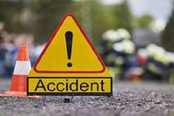 Road accident in kadapa dist four dead