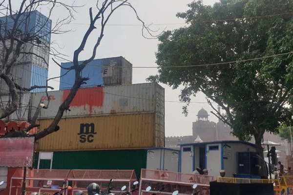 Police Use Containers As Walls At Red fort For Independence Day