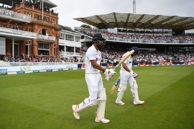 Play in Lords test has begun