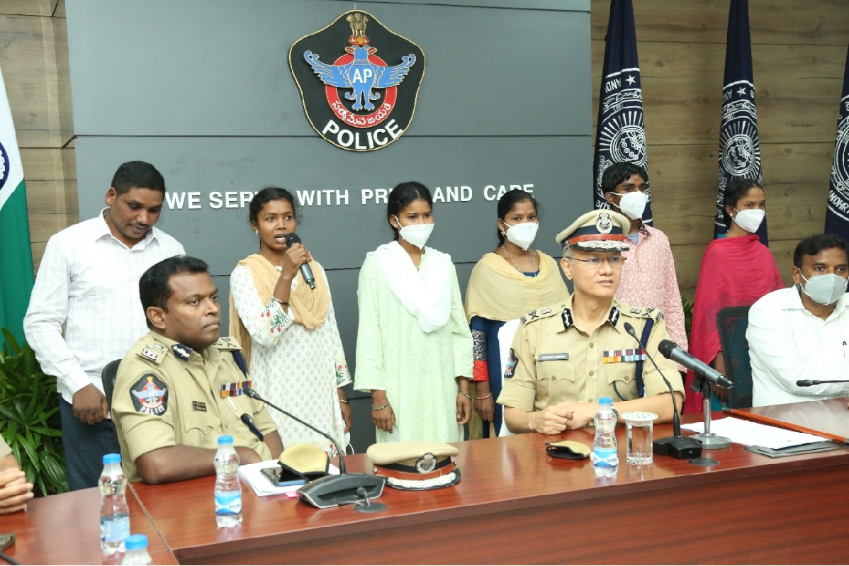 Six maoists surrendered to AP Police