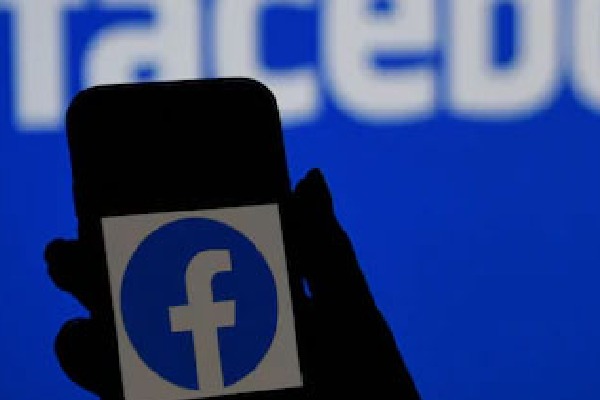 Facebook bans 300 Russian Accounts