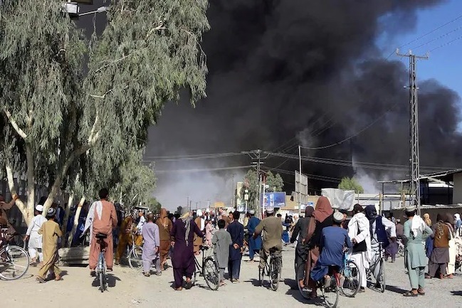 Talibans Strike Mazar e Sharif Warlords Stop them with retalliation