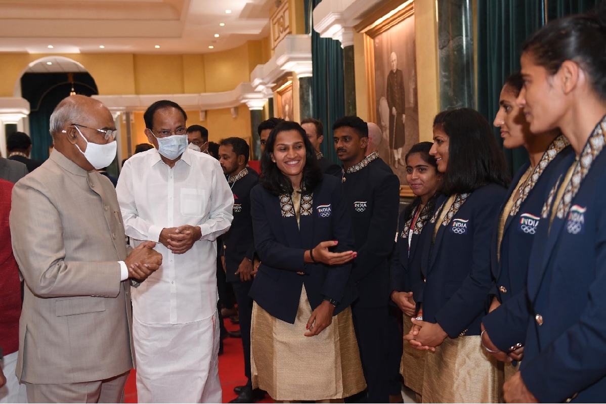 President Ramnath Kovind held High Tea with olympic contingent 