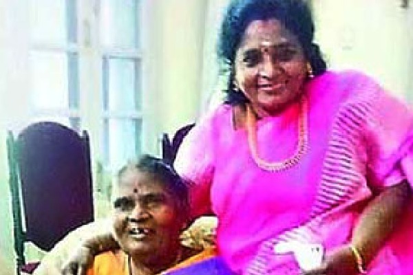 Telangana Governor Tamilisai Mother passed away