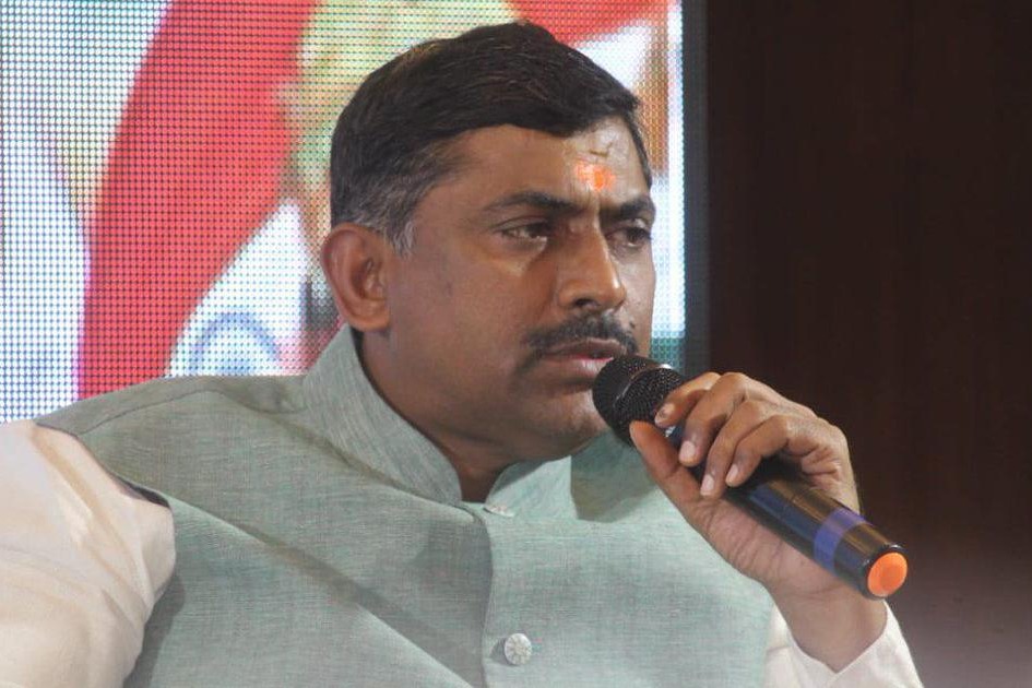 KCR govt to be pulled down says  Muralidhar Rao