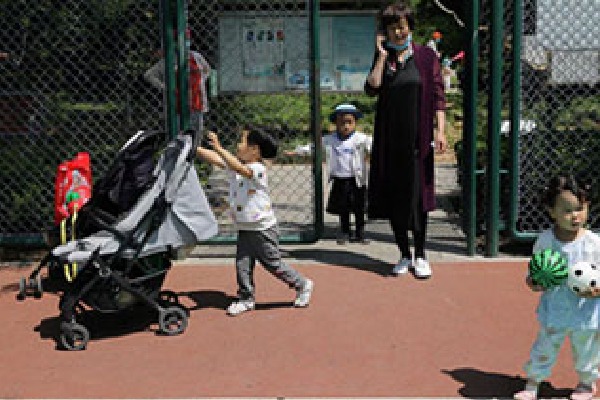 China Approves 3 Child Policy With Sops To Encourage Couples To Have More Children