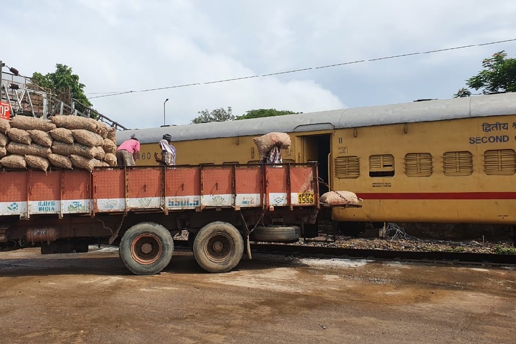 Kisan Rail transport onions from Andhra to West Bengal