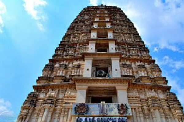 Compound wall of Mangalagiri temple Collapsed
