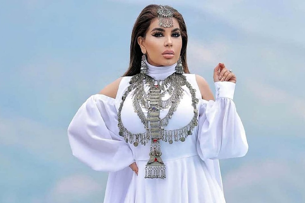 Afghan Pop Star Aryana Sayeed fires on Pakistan and praises India