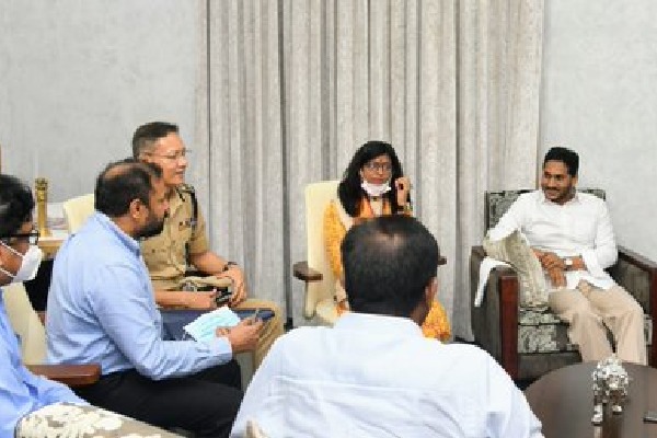 National SC Commission members met CM Jagan