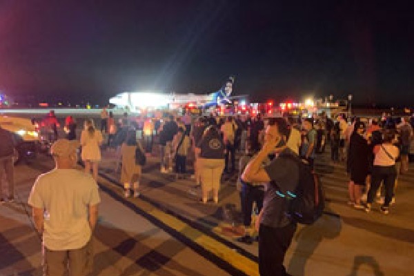 Passengers Injured as Smoke Fills Cabin of Alaska Airlines Flight