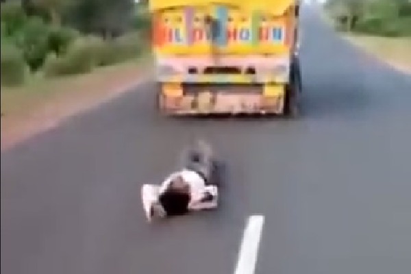 Man 45 Tied To Truck And Dragged Dies in Madhya Pradesh