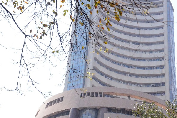 Healthy macros attract equity foreign funds; Sensex mounts 58K-mark