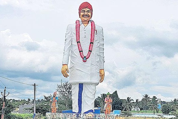 Biggest YSR statue unveiled in Chittoor district