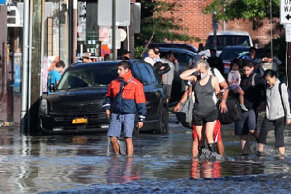Heavy to Heavy rains in America 46 dead