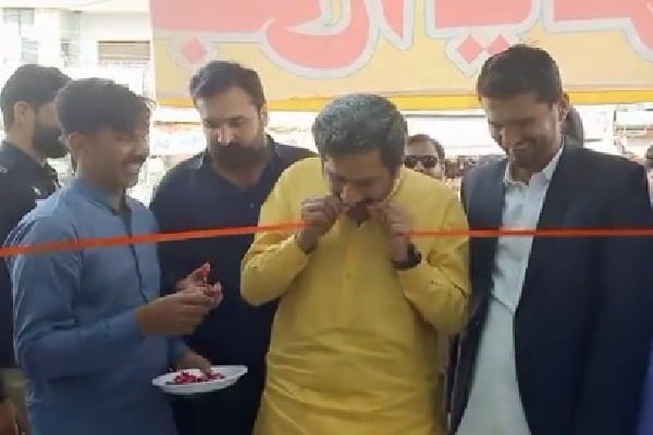   Pakistan ministers ribbon cutting in unusual style leaves netizens in splits