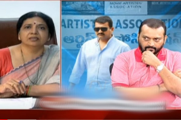 Bandla Ganesh refuse to talk with Jeevitha in a tv channel live