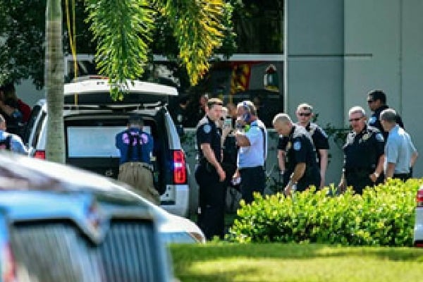 Florida gunman killed 4
