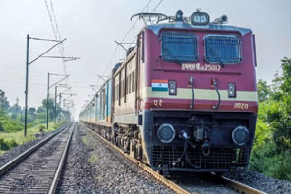 South Central Railway Cancelled Two Trains Between vizag and Vijayawada