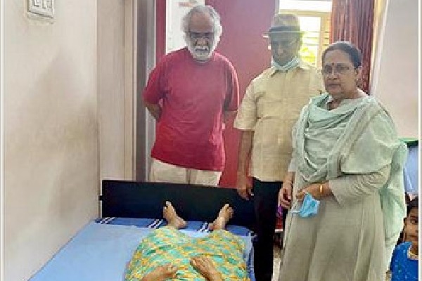 Subhalekha Sudhakar mother dies of illness