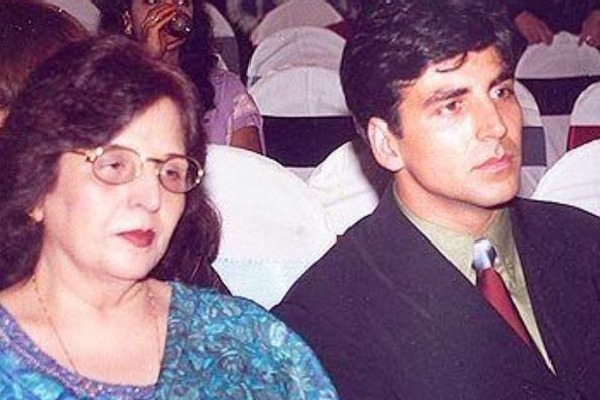 Hero Akshay Kumar mother Aruna Bhatia passed away