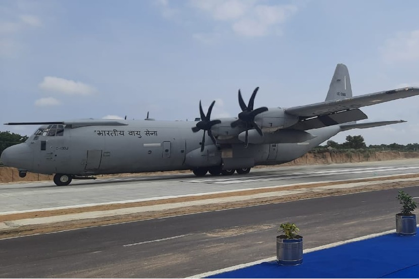 IAF aircraft carrying Rajnath, Gadkari lands at NH in Rajasthan