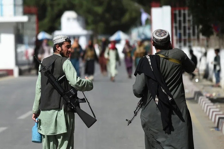 Taliban allow 200 Americans, other foreigners to leave Afghanistan